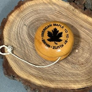 Vintage Klutz Maine  Yo - Yo  American Maple Wood